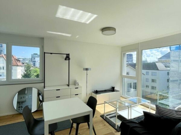 Дава се под наем Двустаен апартамент в София, Център - 65 кв.м за 408 € - Снимка #1