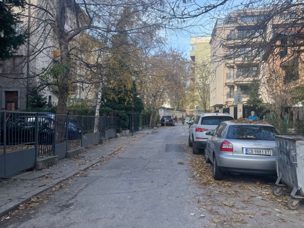 Дава се под наем Едностаен апартамент в София, Изток - 55 кв.м за 460 € - Снимка #1