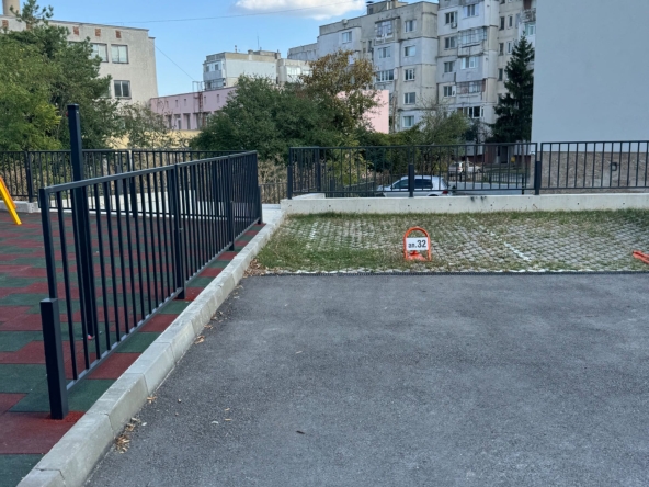 Дава се под наем Гараж / Паркомясто в Шумен, Болницата - 12 кв.м за 30.6 € - Снимка #1