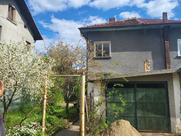 Къща в с. Драгичево, Област Перник - 120 кв.м за 742 €/кв.м - Снимка #1