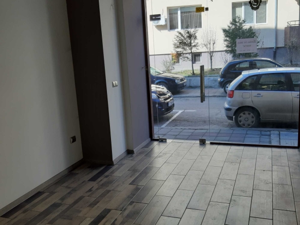 Дава се под наем Офис в Благоевград, Идеален център - 20 кв.м за 163.2 € - Снимка #1