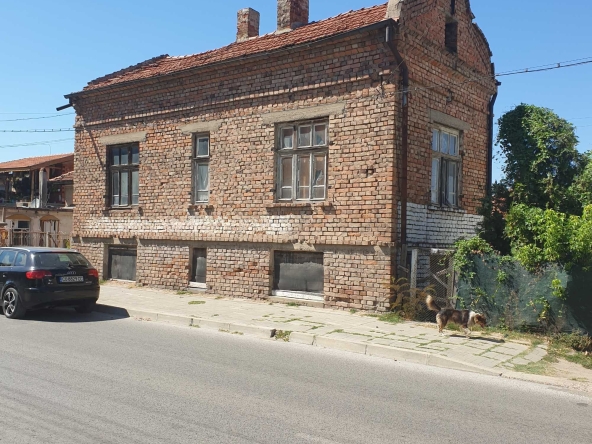 Къща в Лом - 10 кв.м за 2550 €/кв.м - Снимка #1