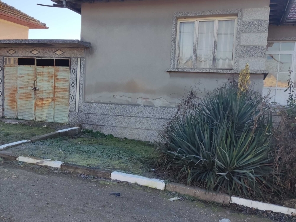 Къща в Свищов - 135 кв.м за 110 €/кв.м - Снимка #1