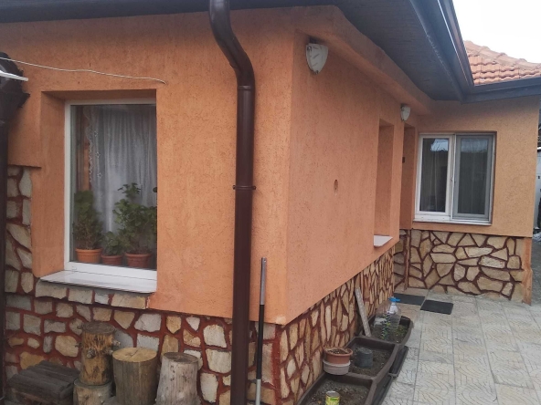 Дава се под наем Двустаен апартамент в София, Левски - 40 кв.м за 306 € - Снимка #1