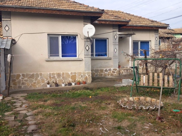 Къща в с. Дриново, Област Търговище - 160 кв.м за 239 €/кв.м - Снимка #1