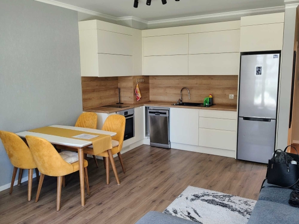 Дава се под наем Двустаен апартамент в Варна, Трошево - 71 кв.м за 1020 € - Снимка #1