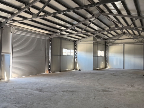 Дава се под наем Склад в Пловдив, Индустриална зона - Север - 380 кв.м за 1122 € - Снимка #1