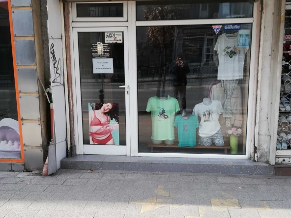 Дава се под наем Магазин в Пловдив, Коматевски възел - 30 кв.м за 204 € - Снимка #1