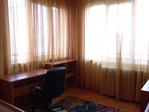 Дава се под наем Едностаен апартамент в София, Център - 40 кв.м за 402.9 € - Снимка #1