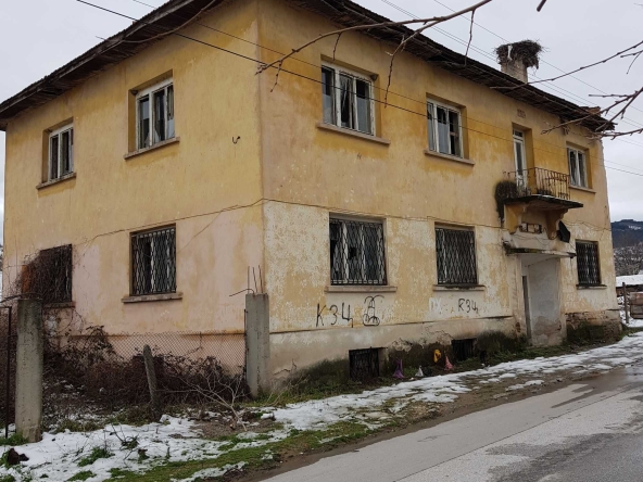 Къща в с. Церово, Област Пазарджик - 380 кв.м за 172 €/кв.м - Снимка #1
