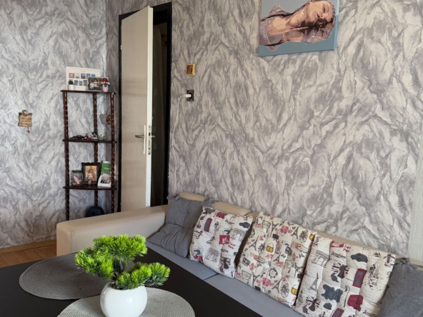 Дава се под наем Двустаен апартамент в София, Зона Б-18 - 46 кв.м за 306 € - Снимка #1