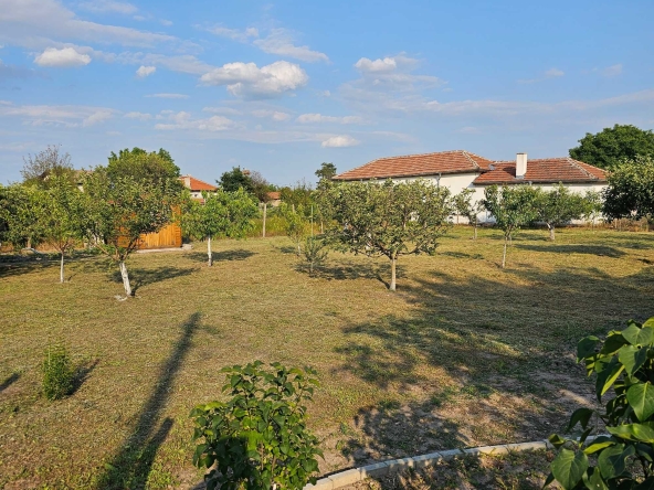 Парцел в с. Върбица, Област Хасково - 900 кв.м за 13 €/кв.м - Снимка #1