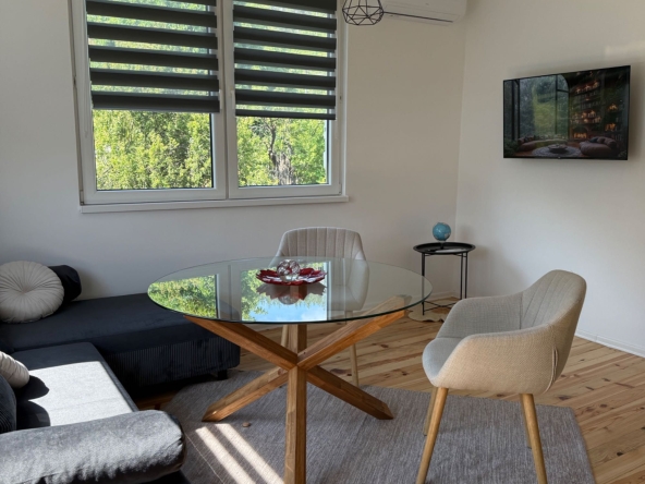 Дава се под наем Етаж от къща в Кюстендил, Христо Ботев - 60 кв.м за 357 € - Снимка #1