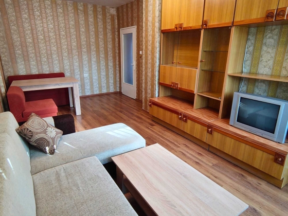 Дава се под наем Двустаен апартамент в Казанлък - 66 кв.м за 306 € - Снимка #1