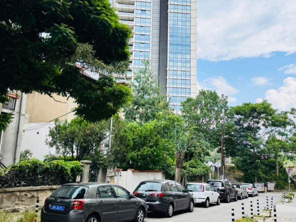 Дава се под наем Гараж / Паркомясто в София, Център - 19 кв.м за 204 € - Снимка #1