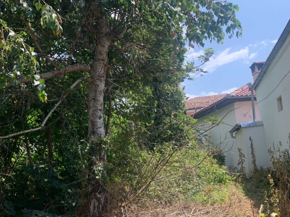 Парцел в Карлово - 410 кв.м за 271 €/кв.м - Снимка #1