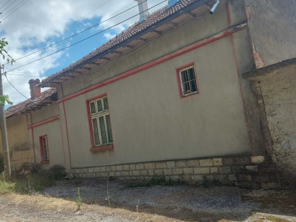 Къща в с. Драганово, Област Велико Търново - 1422 кв.м за 17 €/кв.м - Снимка #1