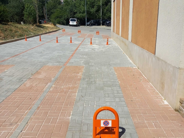 Дава се под наем Гараж / Паркомясто в София, Гео Милев - 26 кв.м за 204 € - Снимка #1