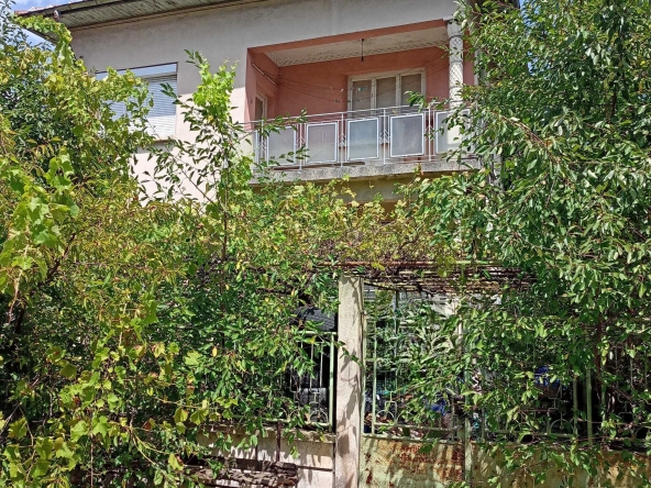 Етаж от къща в Мездра - 118 кв.м за 476 €/кв.м - Снимка #1