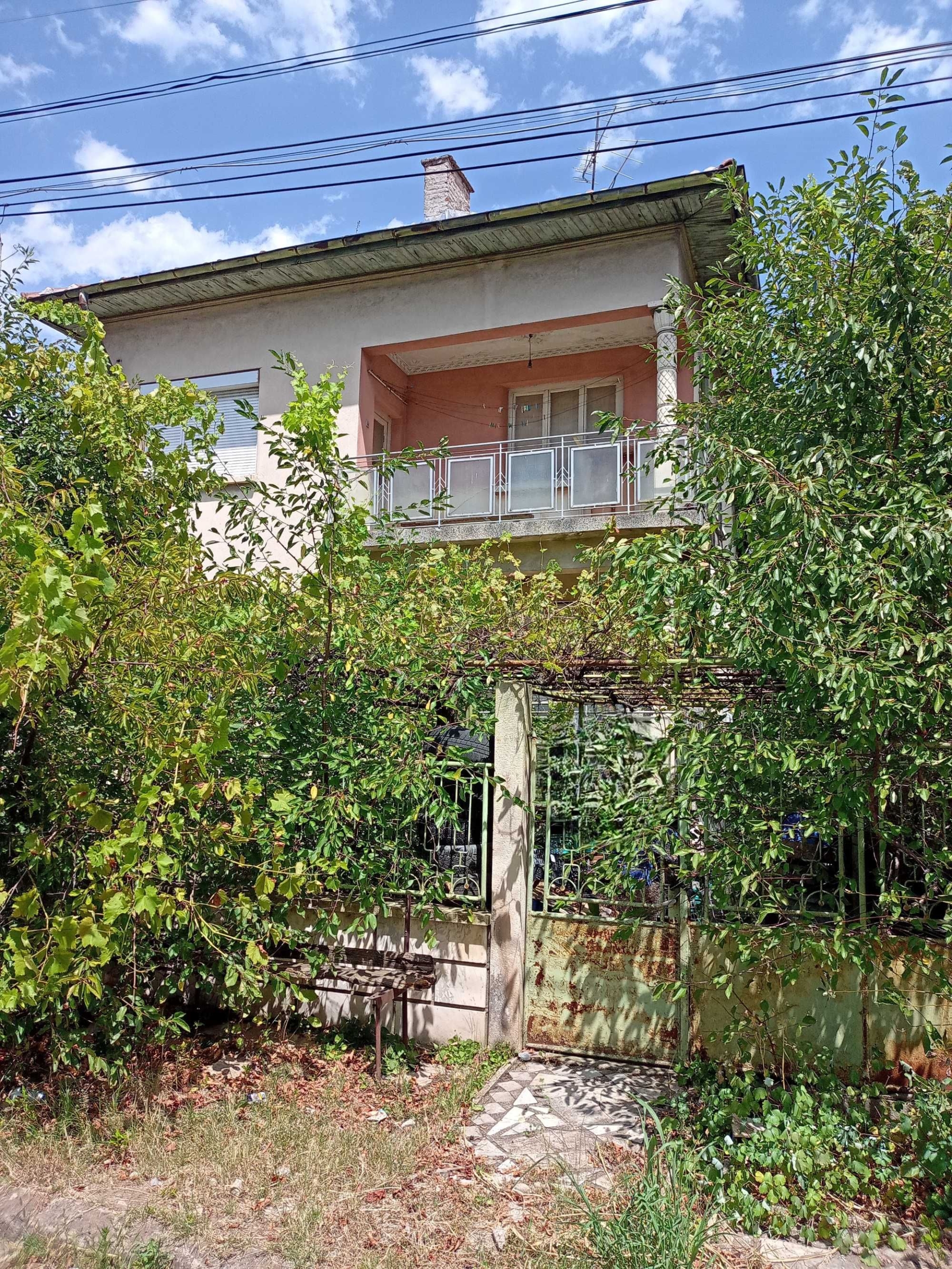 Етаж от къща в Мездра - 118 кв.м за 476 €/кв.м - Снимка #1