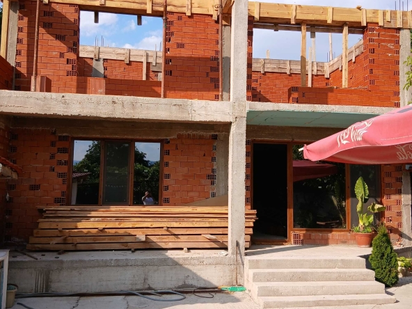Къща в с. Боянци, Област Пловдив - 240 кв.м за 393 €/кв.м - Снимка #1