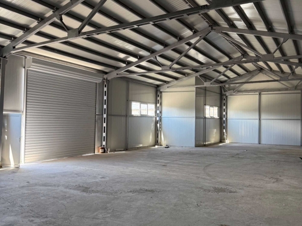 Дава се под наем Склад в Пловдив, Индустриална зона - Север - 380 кв.м за 1122 € - Снимка #1