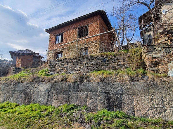 Къща в с. Цапарево, Област Благоевград - 128 кв.м за 147 €/кв.м - Снимка #1