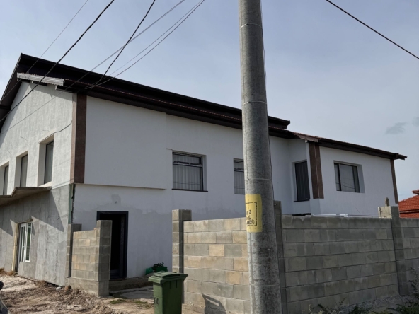 Дава се под наем Къща в Ветово - 450 кв.м за 1274.49 € - Снимка #1