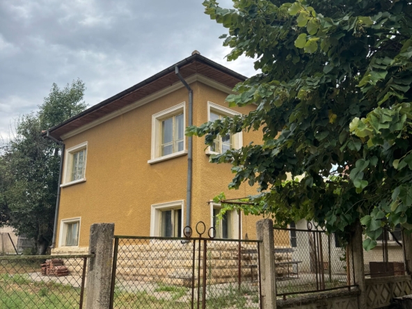 Къща в Враца, Дъбника - 130 кв.м за 118 €/кв.м - Снимка #1