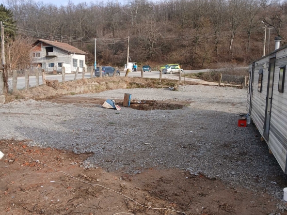 Дава се под наем Парцел в Лом - 600 кв.м за 153 € - Снимка #1