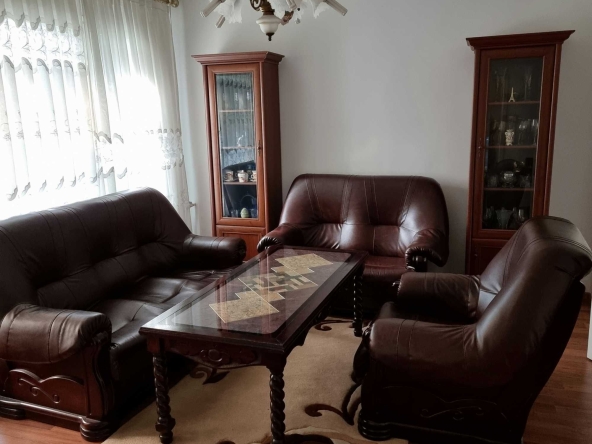 Тристаен апартамент в Пловдив, Изгрев - 70 кв.м за 1072 €/кв.м - Снимка #1