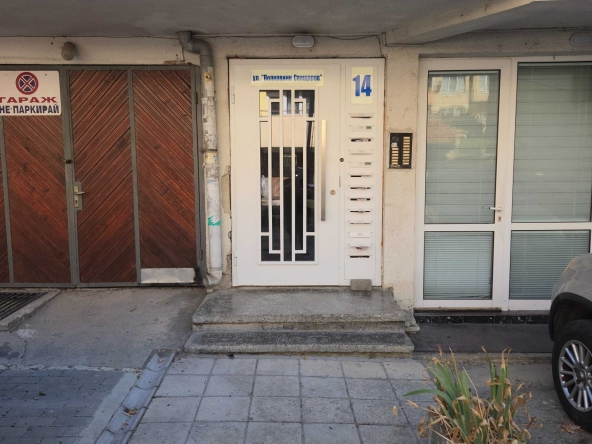 Двустаен апартамент в Варна, Окръжна болница - 77 кв.м за 2143 €/кв.м - Снимка #1