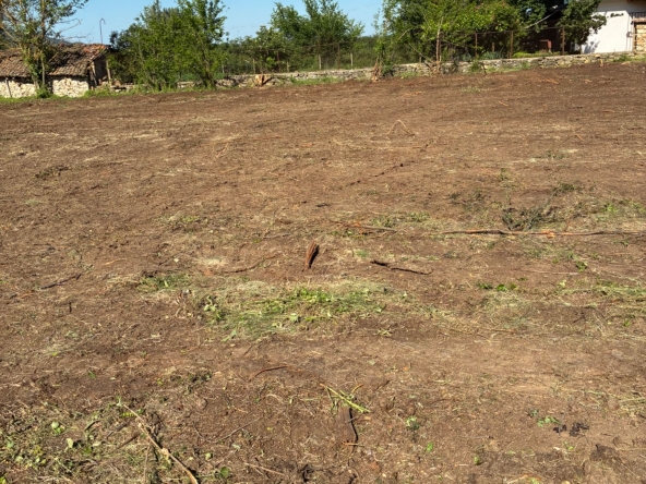 Парцел в с. Съединение, Област Стара Загора - 1220 кв.м за 7 €/кв.м - Снимка #1