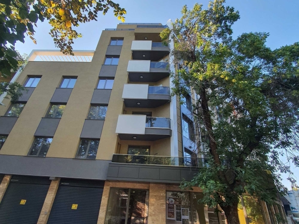 Дава се под наем Двустаен апартамент в Пловдив, Център - 67 кв.м за 600 € - Снимка #1