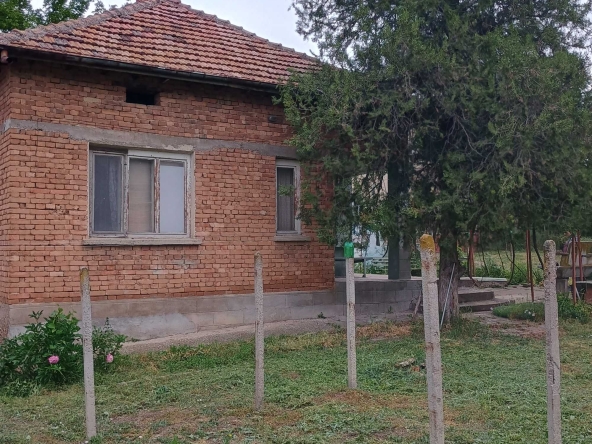 Къща в с. Божурица, Област Плевен - 97 кв.м за 356 €/кв.м - Снимка #1
