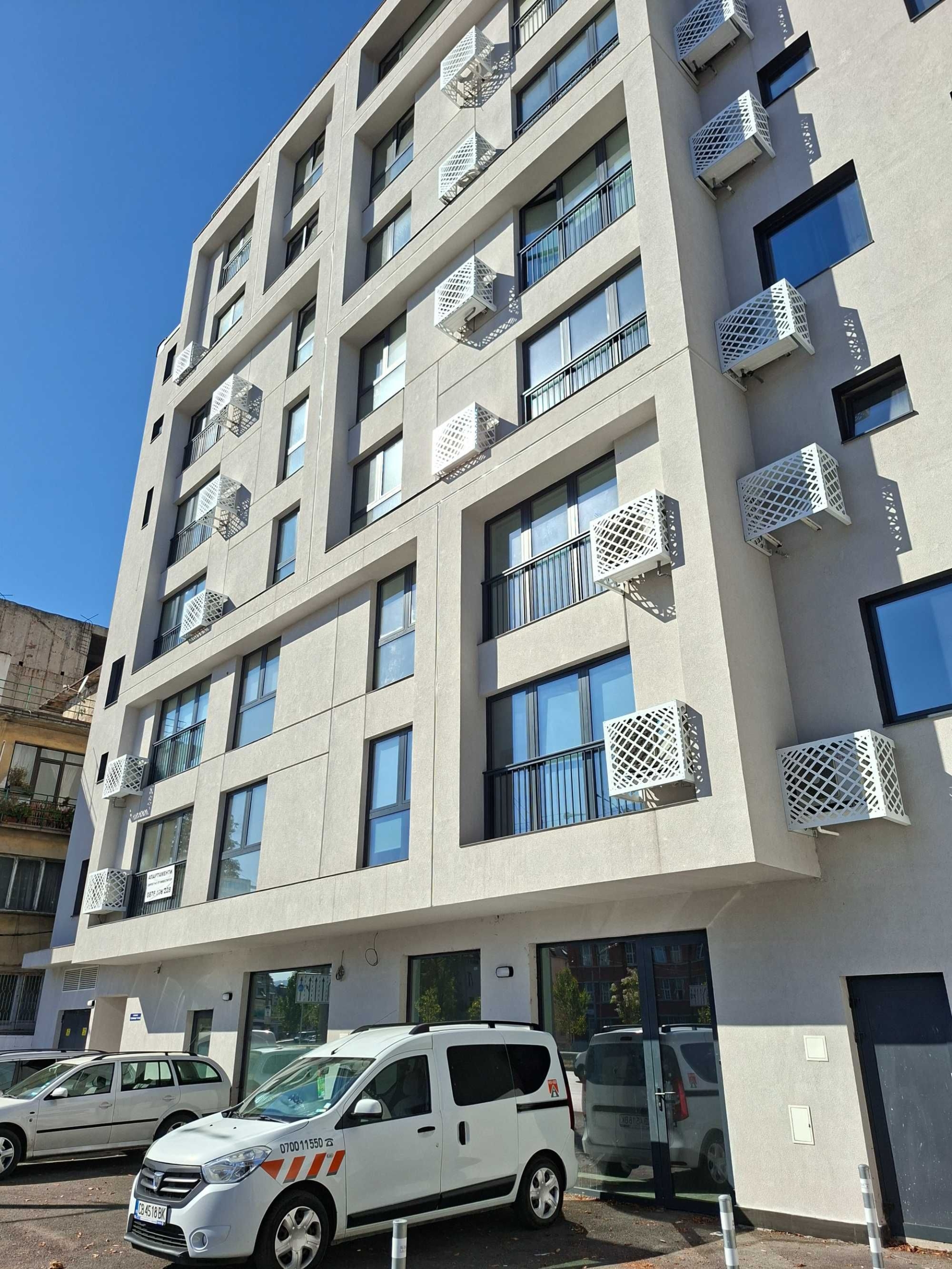 Двустаен апартамент в София, Банишора - 92 кв.м за 1718 €/кв.м - Снимка #1