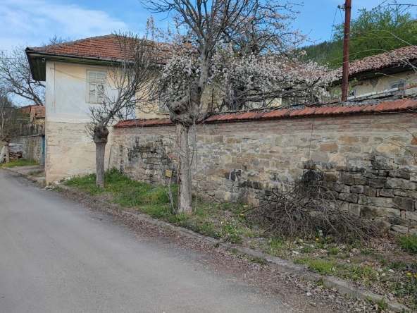 Къща в с. Присово, Област Велико Търново - 150 кв.м за 607 €/кв.м - Снимка #1