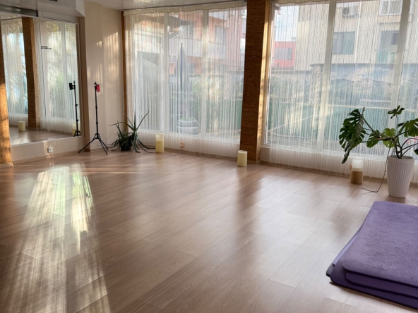 Дава се под наем Зала за събития в Варна, Бриз -  кв.м за 17.85 € - Снимка #1