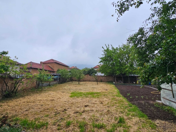 Парцел в Казанлък - 500 кв.м за 77 €/кв.м - Снимка #1