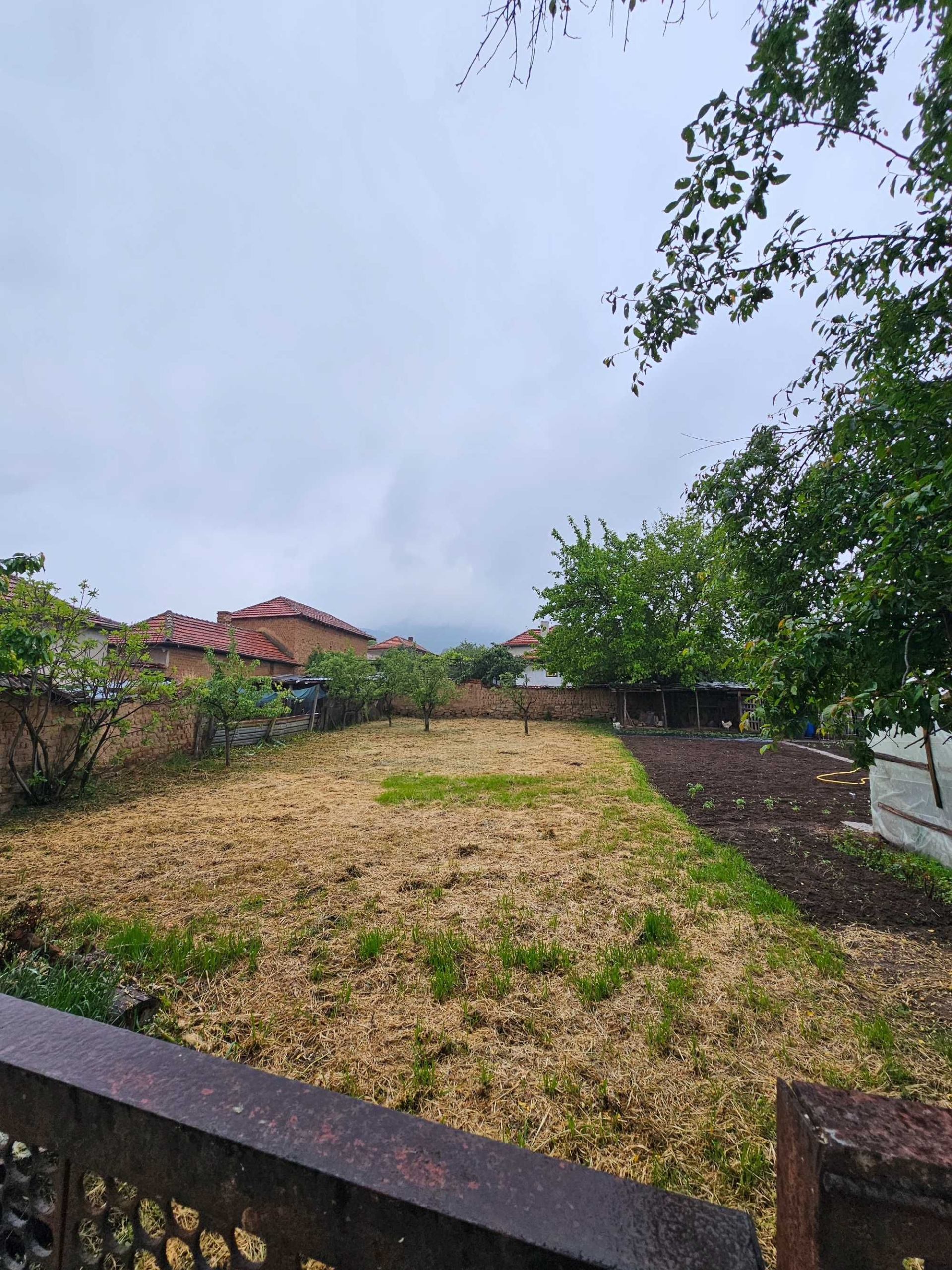 Парцел в Казанлък - 500 кв.м за 77 €/кв.м - Снимка #1