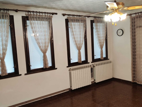 Тристаен апартамент в Асеновград - 82 кв.м за 1281 €/кв.м - Снимка #1