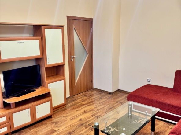 Дава се под наем Тристаен апартамент в Стара Загора, Център - 65 кв.м за 331.5 € - Снимка #1