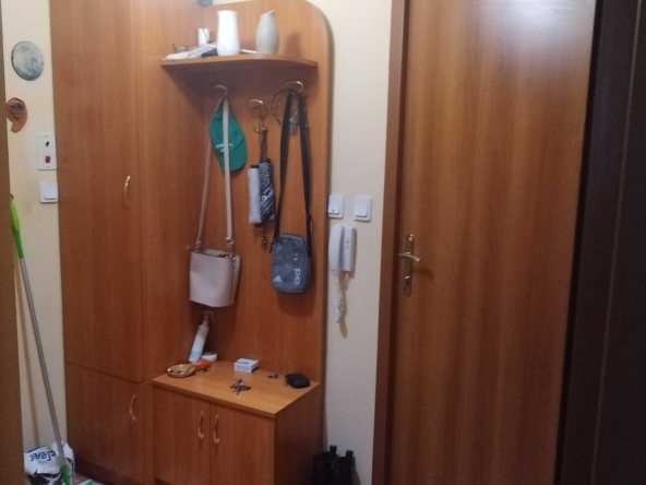 Едностаен апартамент в Враца, Център - 45 кв.м за 4 €/кв.м - Снимка #1