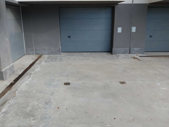 Дава се под наем Гараж / Паркомясто в София, Кръстова вада - 29 кв.м за 149.43 € - Снимка #1