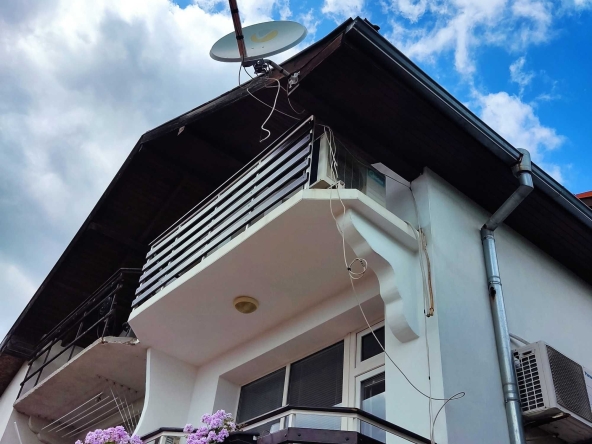 Дава се под наем Етаж от къща в Варна, м-т Акчелар - 60 кв.м за 357 € - Снимка #1