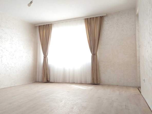 Тристаен апартамент в Варна, Погреби - 76 кв.м за 973 €/кв.м - Снимка #1