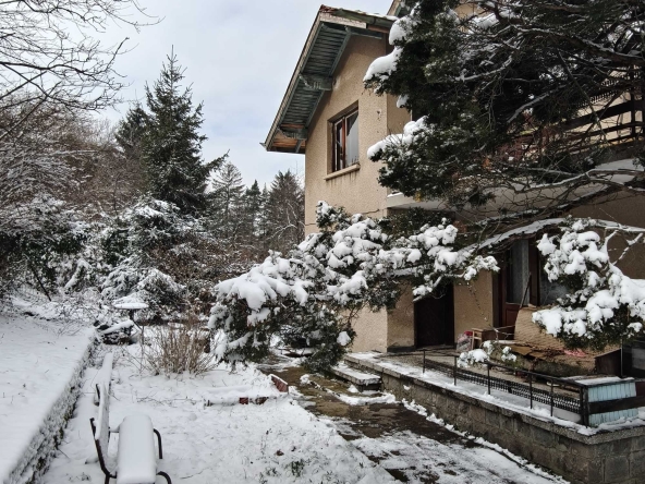 Парцел в София, Център - 820 кв.м за 454 €/кв.м - Снимка #1