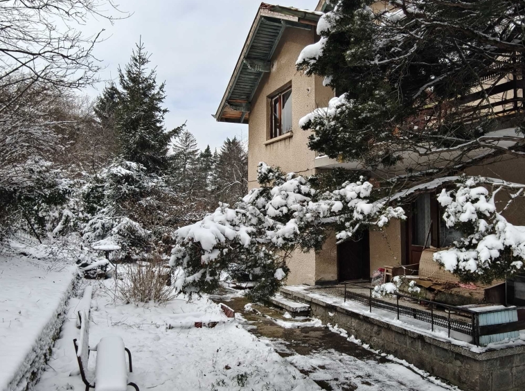 Парцел в София, Център - 820 кв.м за 454 €/кв.м - Снимка #1