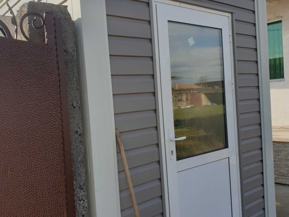 Магазин в Пазарджик, Запад - 200 кв.м за 18 €/кв.м - Снимка #1