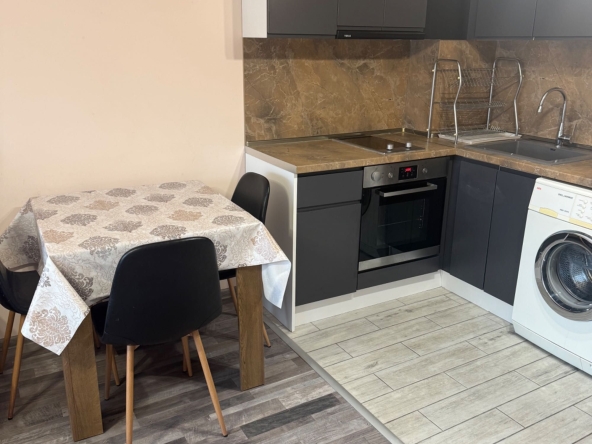 Дава се под наем Двустаен апартамент в Асеновград - 57 кв.м за 338.64 € - Снимка #1